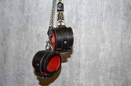 BDSM lisice od kože