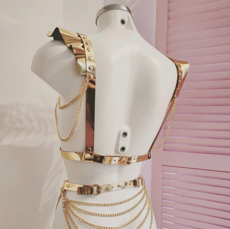 Portupea krila sa lancima zlatna od prave kože za kinki fotografije