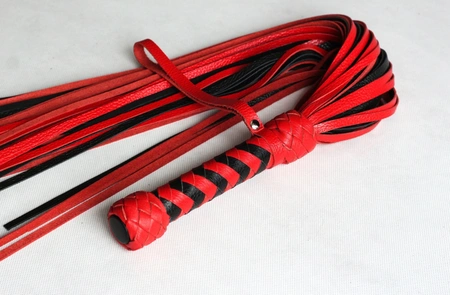 Pletenica flogger crveno-crna 50 repova od 55cm
