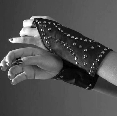 BDSM odeća-prsluk i pojas od prave kože