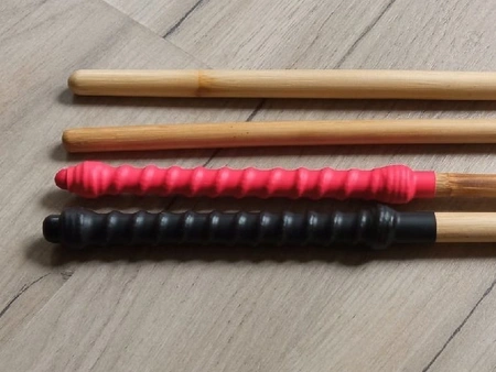 BDSM ratan sa drškom od latexa