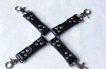 Bdsm spojnica krst vezivanje