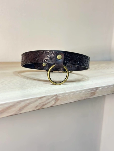 Čoker od reljefne kože