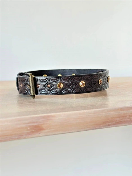 Čoker od reljefne kože