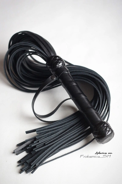 Pletka: Flogger bdsm