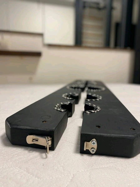 Tematske BDSM drvene okove lisice