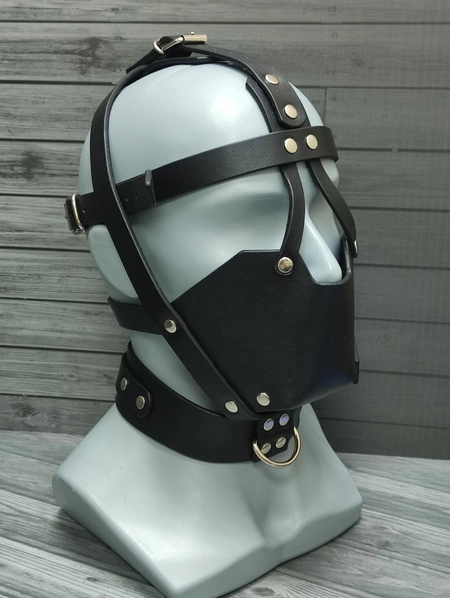 Kožna maska kinki (bdsm)