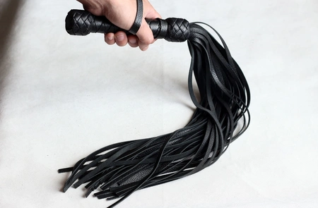 Pletenica flogger Crna 40 repova od 50 cm