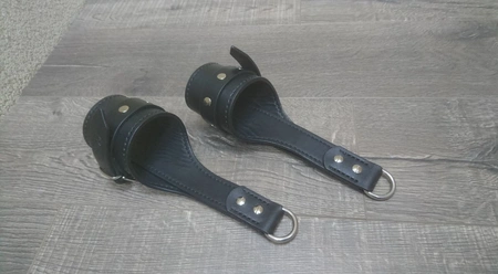 Lisice: privesci od prave kože (BDSM)