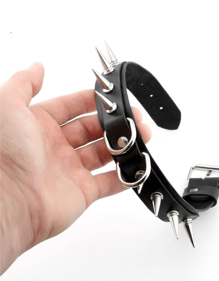Bdsm ogrlica od kože sa dugim metalnim šiljcima