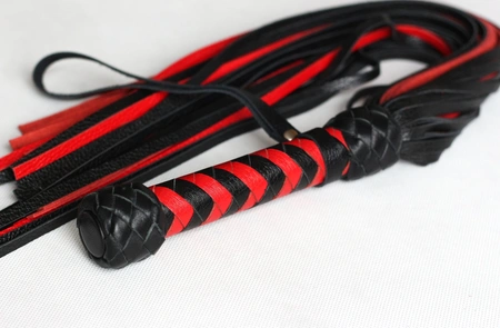 Pleteni flogger crno-crveni 50 repova od 55cm