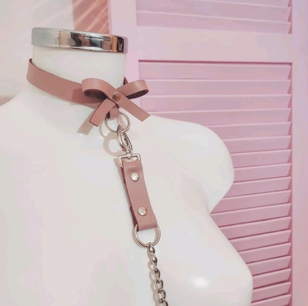 Čoker sa mašnom sa prstenom sa povodcem lanac ružičasta ogrlica bdsm koža