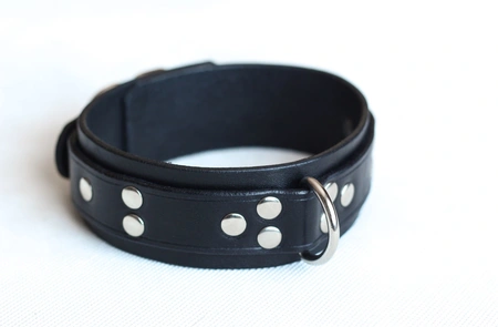 Kožna ogrlica sa jednim prstenom