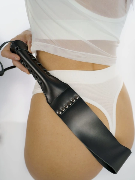 Kožna Pletenica-Paddle. Požuda Oligarha