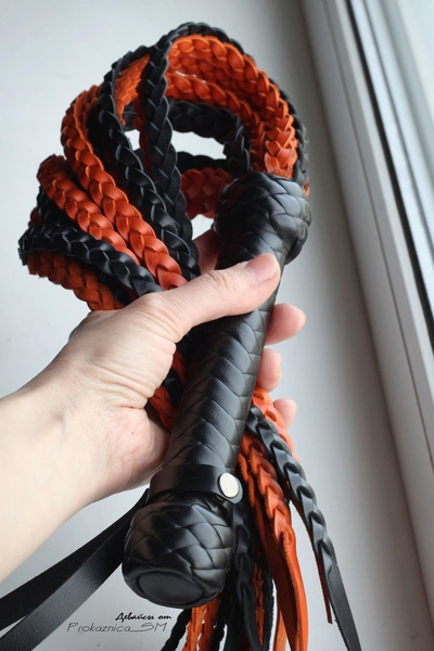 Set: dva floggera i mačka (afrikanka)