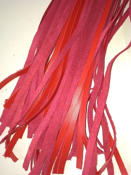 Pletka: BDSM flogger Alый