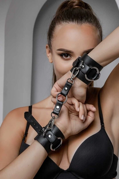 Bdsm lisice od kože sa prstenom