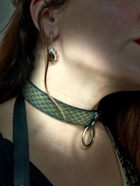 Čoker od reljefne kože