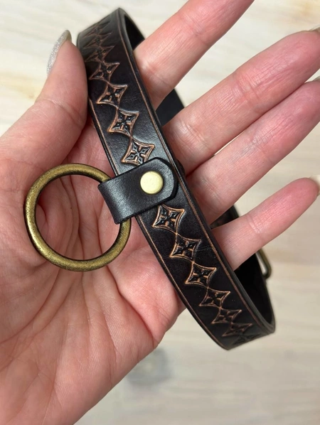 Čoker od reljefne kože