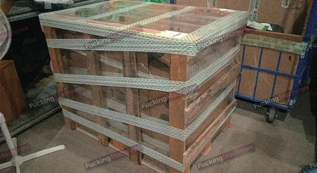 BDSM nameštaj fotelja / BDSM fixacija  / mašina za bičevanje