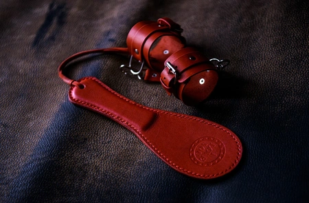 Komplet za igranje uloga: šamar i lisice