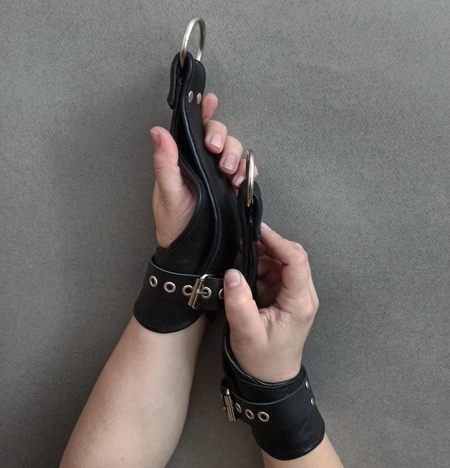 Kožne lisice / bdsm narukvice / vešalice