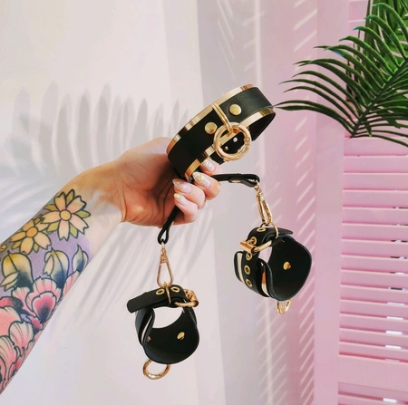 Ogrlica i lisice kožno ogledalo srebro / zlato za zabavu