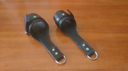 Lisice: privesci od prave kože (BDSM)