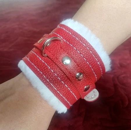 Novogodišnje crvene lisice Bad Santa sa belim krznom D 53