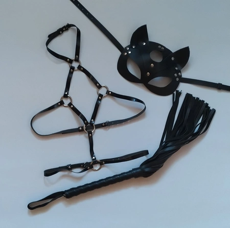 Maska, portupea, garteri, pletenica, lisice, Choker