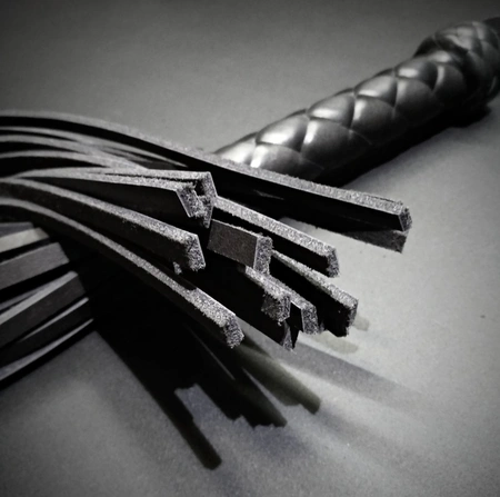 Pleteni floger od remenske kože