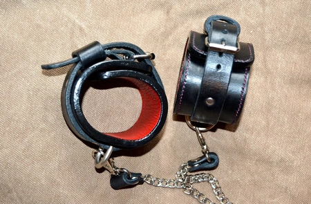 BDSM lisice od kože