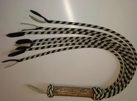 BDSM uređaj mačka Prugasta