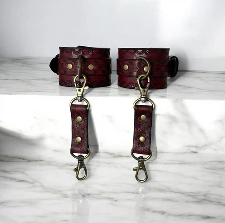 Čoker i lisice od kože