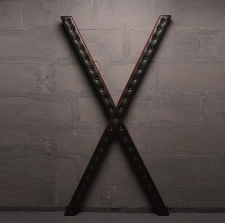 BDSM-cross Blackk / BDSM-nameštaj