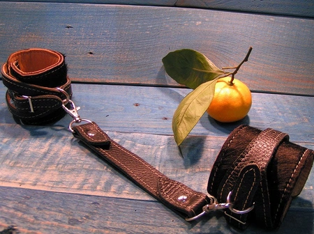 Lisice: za dvoje :) kožne narukvice