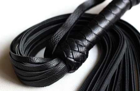Pletenica flogger Crna 40 repova od 50 cm