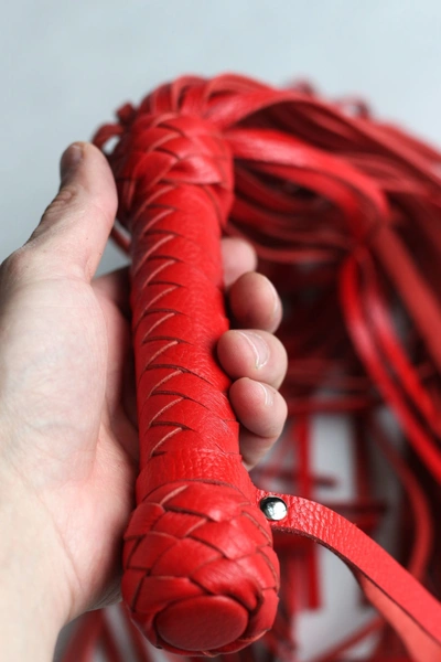 Pleteni flogger crveni 50 repova od 55cm