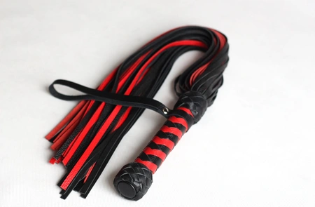 Pleteni flogger crno-crveni 50 repova od 55cm
