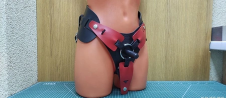 Pojas-gaćice ispod strapona