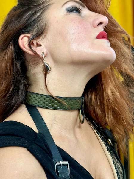 Čoker od reljefne kože