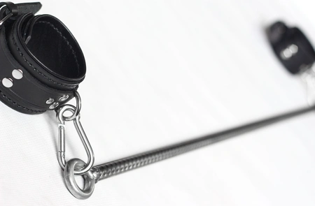 Bdsm odstojnik svih veličina za fixiranje je posebno jak