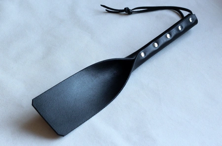 Bdsm pletenica šamar paddle