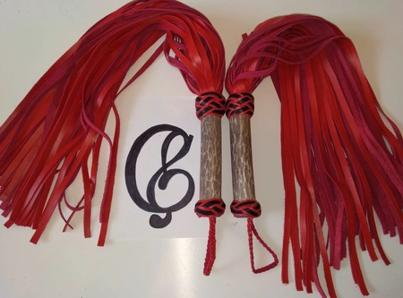 Pletka: BDSM flogger Alый