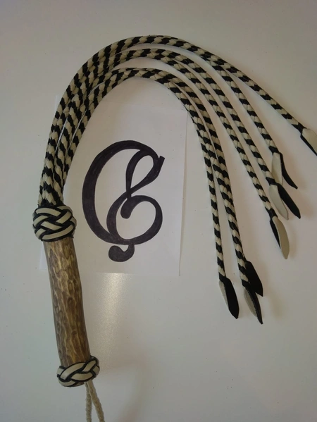 BDSM uređaj mačka Prugasta