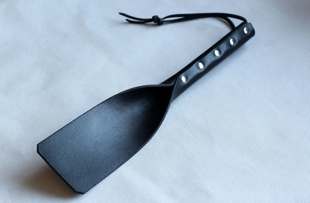 Bdsm pletenica šamar paddle
