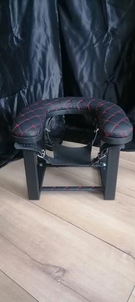 Stolica za oralno lasanje BDSM-a