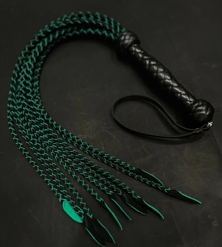 Pletenica: bdsm mačka