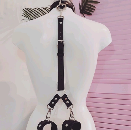 Okovratnik i lisice, kožne, sa poklon za montažu na 14. februar ženi