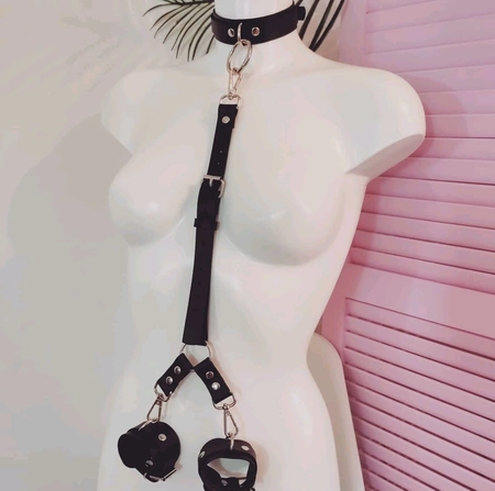 Okovratnik i lisice, kožne, sa poklon za montažu na 14. februar ženi